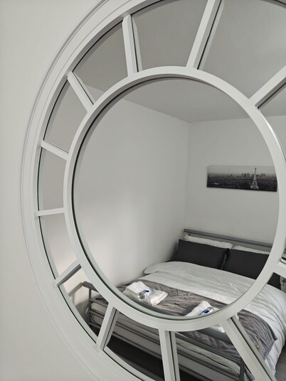 *NEW* Thames Riverside Retreat!