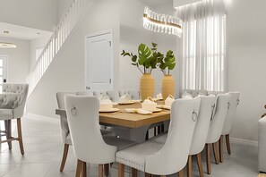 Dining - 7 Bd / 5.5 Ba / Windsor Cay Resort/ Sleeps 20 (Clermont)