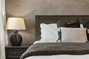 7 bedrooms, iron/ironing board, bed sheets - 7 Bd / 5.5 Ba / Windsor Cay Resort/ Sleeps 20 (Clermont)