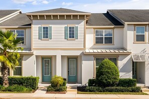 Exterior - 4 Bd / 4,5 Ba / Sleeps 08/ Solara Resort (Kissimmee)