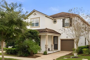 Exterior - 6 Bd / 4,5 Ba / Sleeps 18/ Solara Resort (Kissimmee)