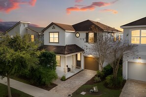 Exterior - 6 Bd / 4,5 Ba / Sleeps 18/ Solara Resort (Kissimmee)