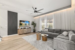 TV - 5 Bd / 4 Ba / Sleeps 12 / Paradise Palms Resort (Kissimmee)