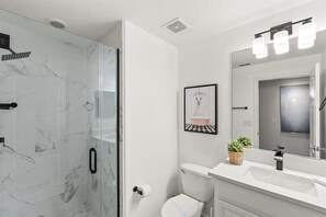 Hair dryer, towels - 5 Bd / 4 Ba / Sleeps 12 / Paradise Palms Resort (Kissimmee)