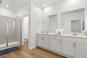 Hair dryer, towels - 5 Bd / 5 Ba / Sleeps 14 / Reunion Village (Kissimmee)