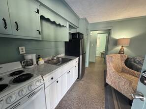 Private kitchen - Monterey Motel - Guest Room 2 @ Beach Access 8, Pool, Free WiFi (Panama City Beach)