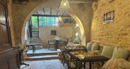 La Maison des Couturières: House in the heart of the city of CLUNY