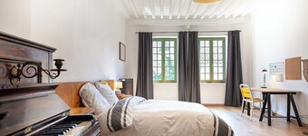 La Maison des Couturières: House in the heart of the city of CLUNY