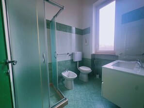 Chambre Double ou avec lits jumeaux | Salle de bain