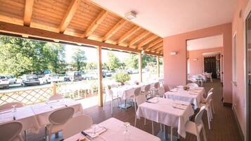 Ristorazione all'aperto