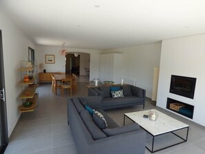 TV, fireplace, ping pong - Villa Lana (Verzeille)