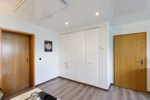 Interior - Apartment 'David' with Mountain View, Shared Garden, and Wi-Fi (Lorch)