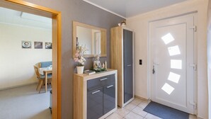 Unclassified image, 5 of 25, button - Apartment 'David' mit Bergblick, Gemeinschaftsgarten und WLAN (Lorch)