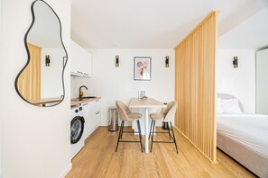 1 bedroom, desk, iron/ironing board, WiFi - 11#Studio 2 pers#Bon Marché#St Germain#Paris 6 (Paris)