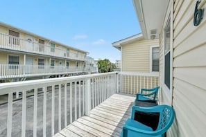 Terrace/patio - 🐾Pet Friendly | Community Pool + Walk to Beach | Sea and Sun Unit 6🐾 (Gulf Shores)