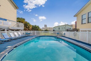 Pool - 🐾Pet Friendly | Community Pool + Walk to Beach | Sea and Sun Unit 6🐾 (Gulf Shores)