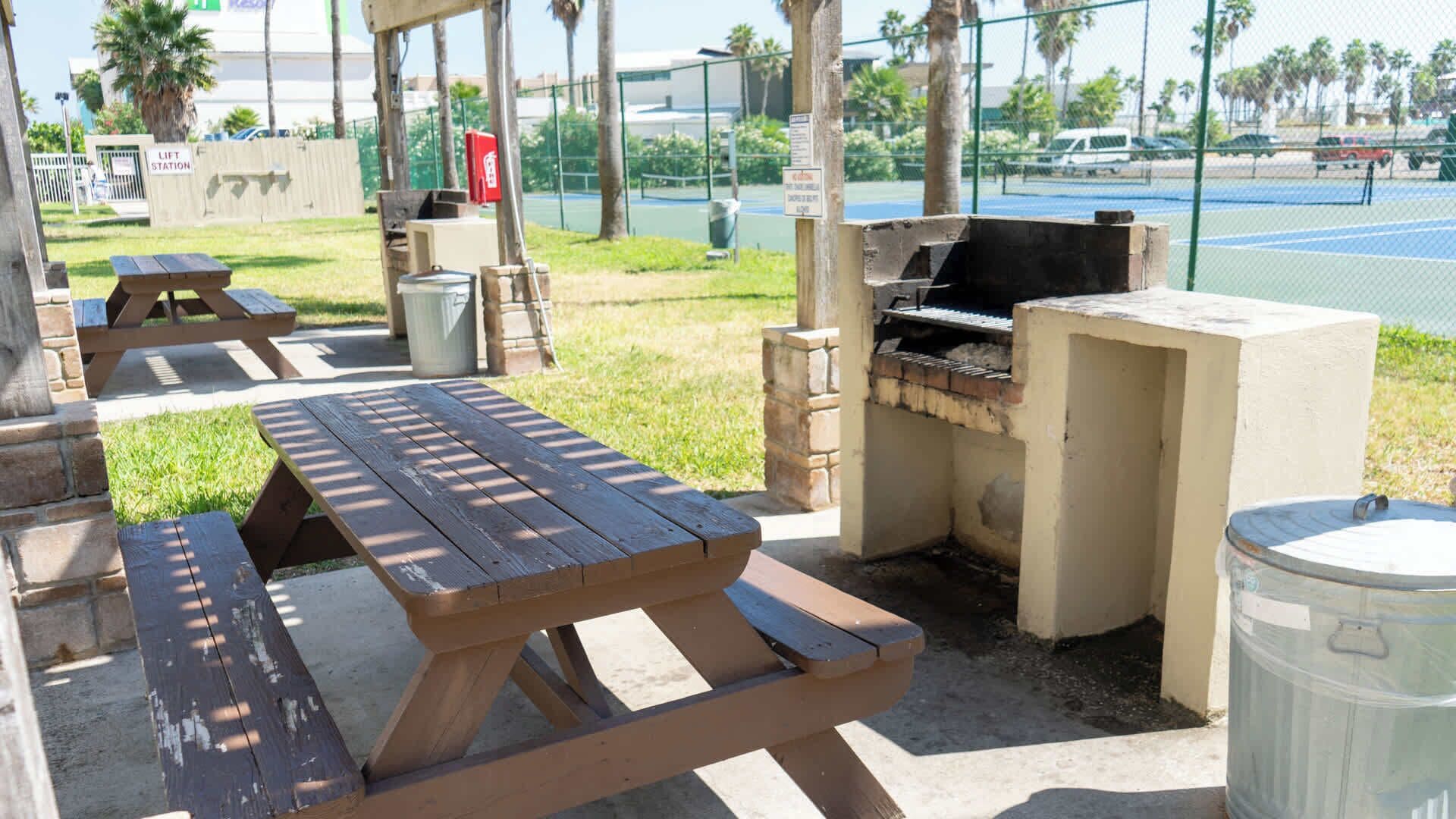 Grill-/Picknickplatz