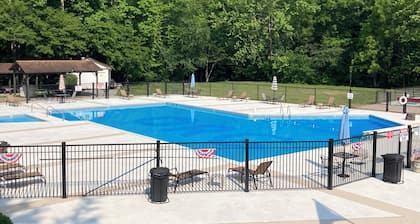 Perfect full hookup campsite in Gatlinburg for your next adventure