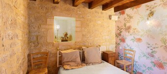 Maison de caractĂšre avec terrasse et piscine privĂ©e â centre Domme