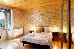 4 bedrooms, WiFi, bed sheets - Charming House with Terrace and Private Pool – Central Domme (Domme)