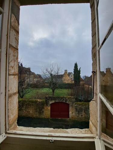 Charming House with Terrace and Private Pool – Central Domme