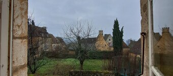 Charming House with Terrace and Private Pool – Central Domme