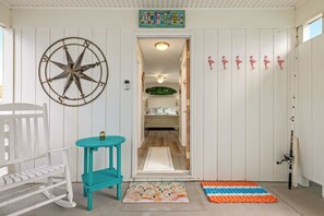 Property grounds - The Way Back: Cozy Cottage Steps to Beach + Hot Tub + Coffee with Private Suite (Kill Devil Hills)