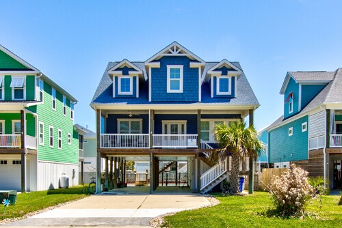 The Pool House: Private Pool, Screened Porch, Short Walk to Beach