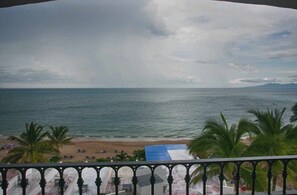 Property grounds - Beachfront One Beach Street Condo - Pool - In the Heart of Old Town PV (Puerto Vallarta)