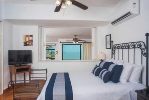 1 bedroom, WiFi, bed sheets - Beachfront One Beach Street Condo - Pool - In the Heart of Old Town PV (Puerto Vallarta)