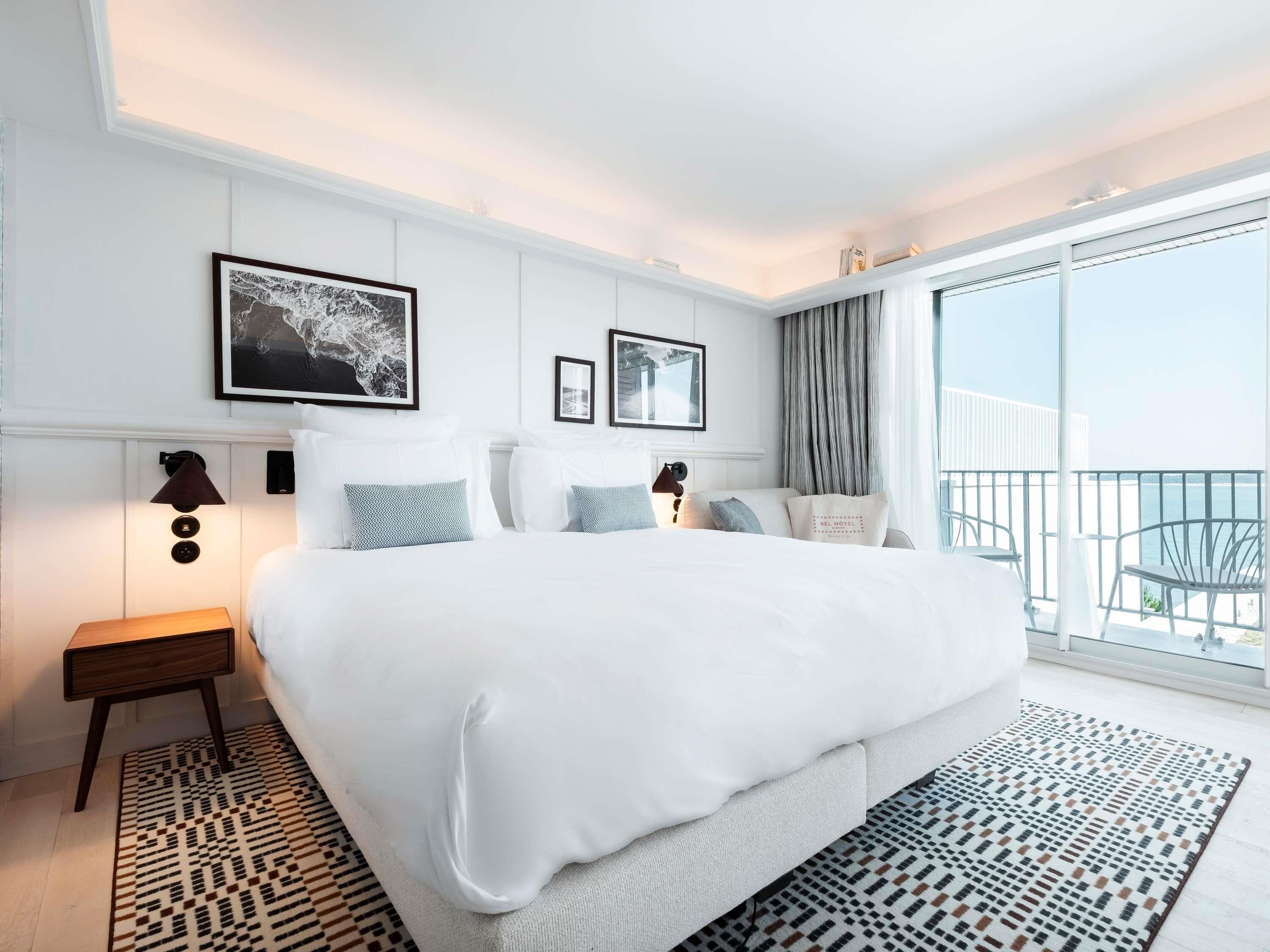 Deluxe Room, 1 King Bed, Balcony, Ocean View