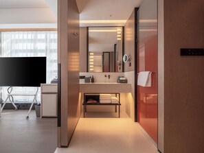 Superior Room, 1 King Bed | Down duvets, pillow-top beds, free minibar, laptop workspace - Novotel Zibo New Hongcheng (Zibo)