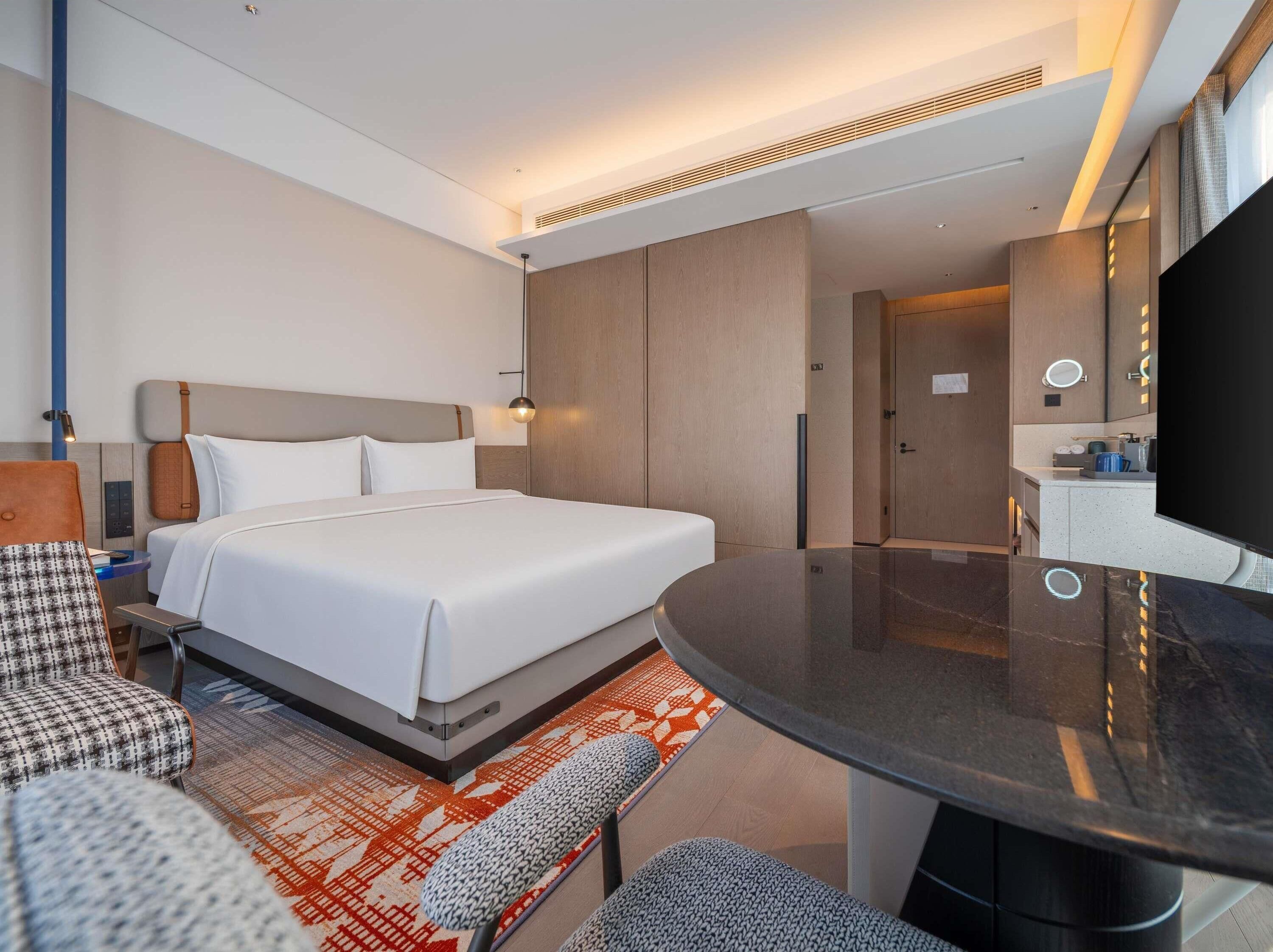 Superior Room, 1 King Bed