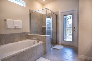 Bathroom - 10br Themed Villa w/ Pool Windsor Cay (Clermont)