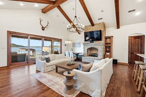 PK Lakeside Haven- Game Garage + Dock