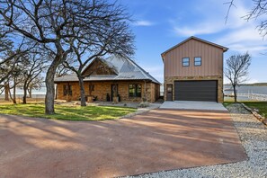 Exterior - PK Lakeside Haven- Game Garage + Dock (Graford)