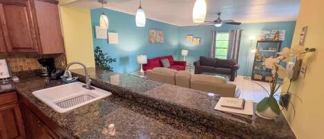 Leilighet, flere senger, terrasse, hageutsikt (Habitat) | Innvendig