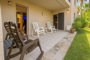 Terrace/patio - Island Condo - 1st Floor - Pool - Patio (South Padre Island)