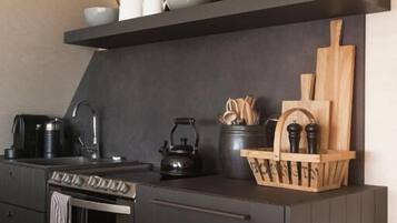 House, Ocean View | Private kitchen