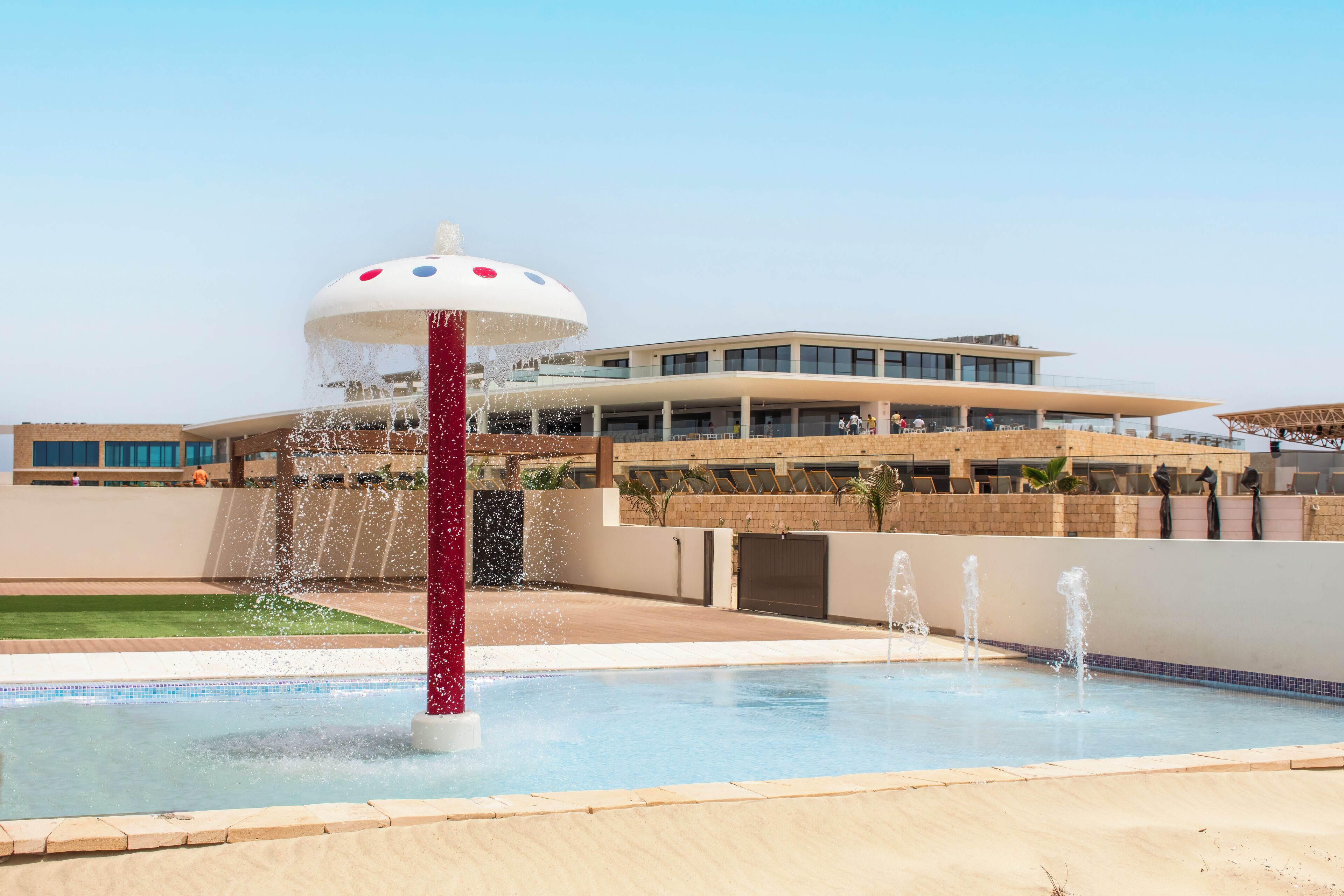 حمام سباحة