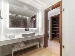 Basic Double or Twin Room | Bathroom - Royal Horizon Beijo Mansão - Ponta Sino (Santa Maria)