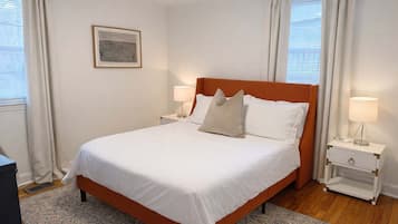 2 bedrooms, desk, iron/ironing board, travel crib