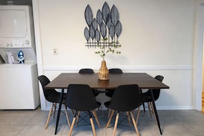 Dining - Charming Pet Friendly Ranch Style Family Home (Raleigh)