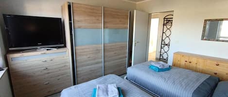 Iron/ironing board, WiFi, bed sheets