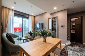 豪華公寓, 1 間臥室, 露台, 城市景 | 用餐區
