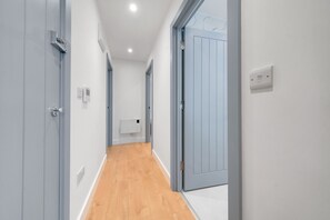 Interior - Brand-New Luxury Flat in London | Close to Train (London)