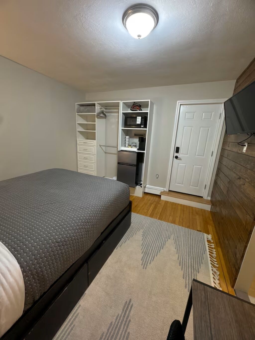 1 chambre, fer et planche à repasser, Wi-Fi gratuit, draps fournis