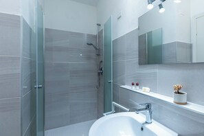 Bathroom - Vrbo Property (Calabria)