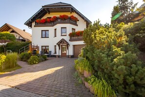 Exterior - Bergmann Suite at Ferienhaus Bergblick (Marienberg)