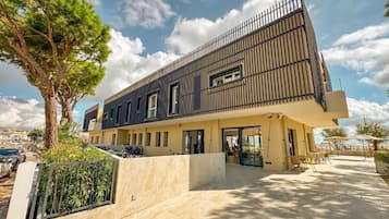 Apartment, 2 Bedrooms | Exterior